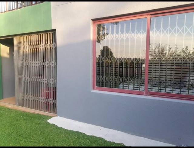 2 BEDROOM APARTMENT FOR SALE IN HONEYDEW GROVE